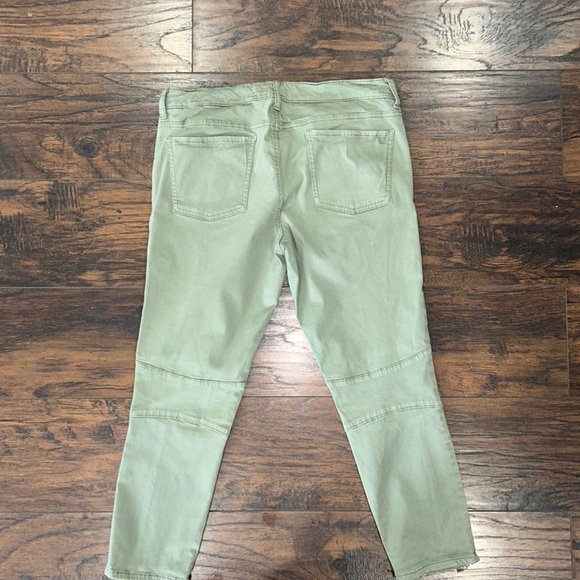 American Eagle green pants size 14 short - Picture 2 of 5